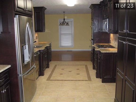 3rd image of 108 Dawn Ct