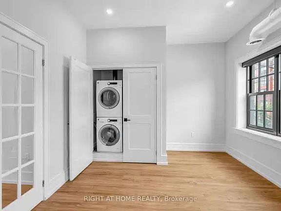 5th image of 1095 Queen St E #2