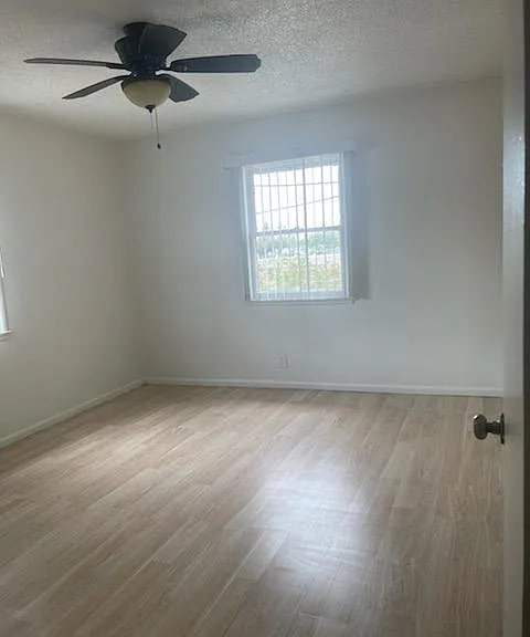 1136 W Broadway St #6 — Photo 7