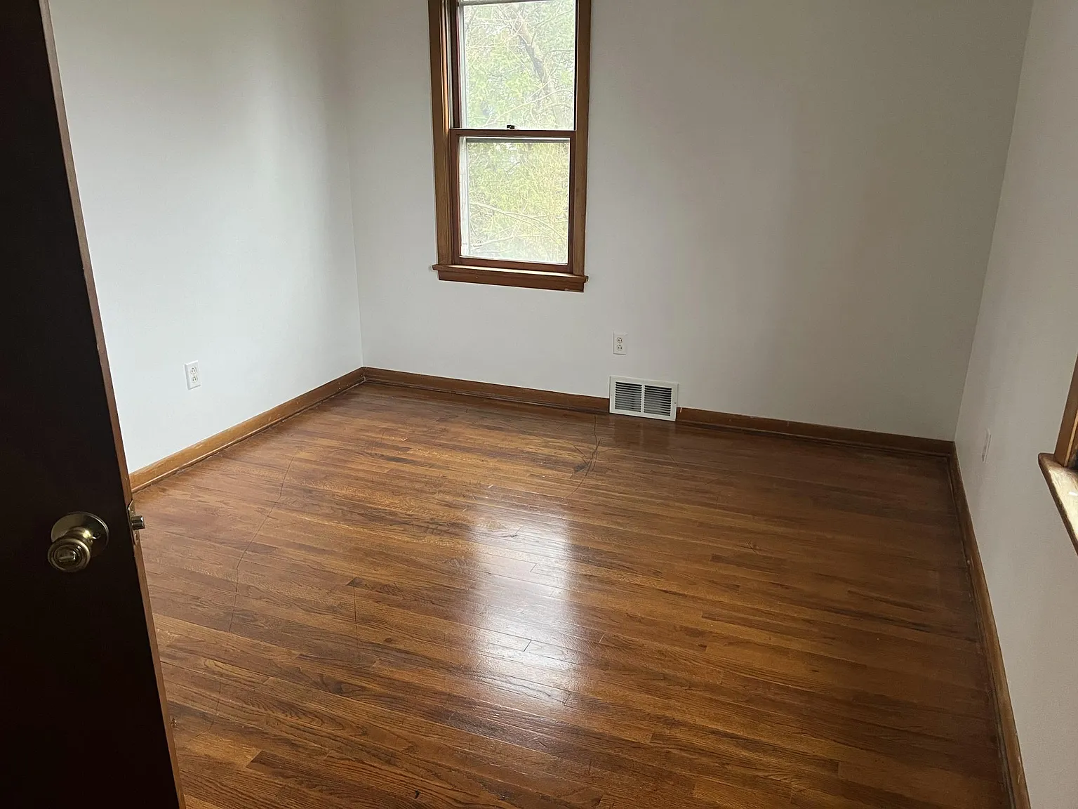 3 bed, 1500 sqft, $1,200 — Photo 3