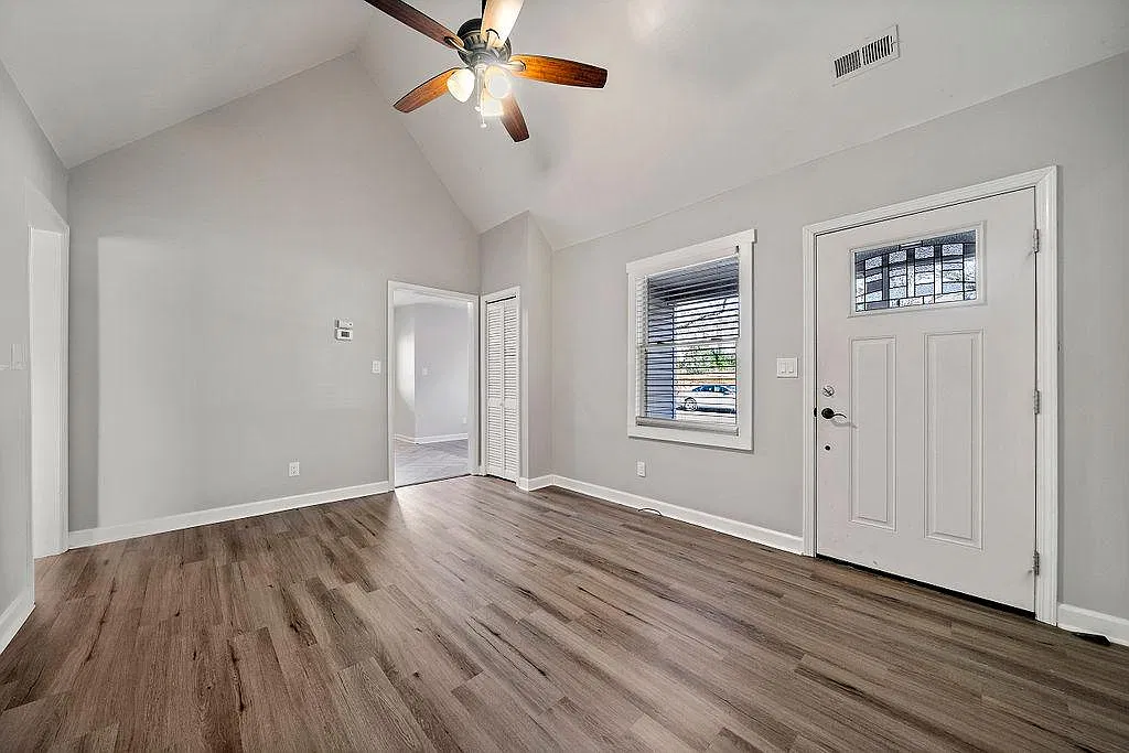 2 bed, 754 sqft, $1,675 — Photo 3