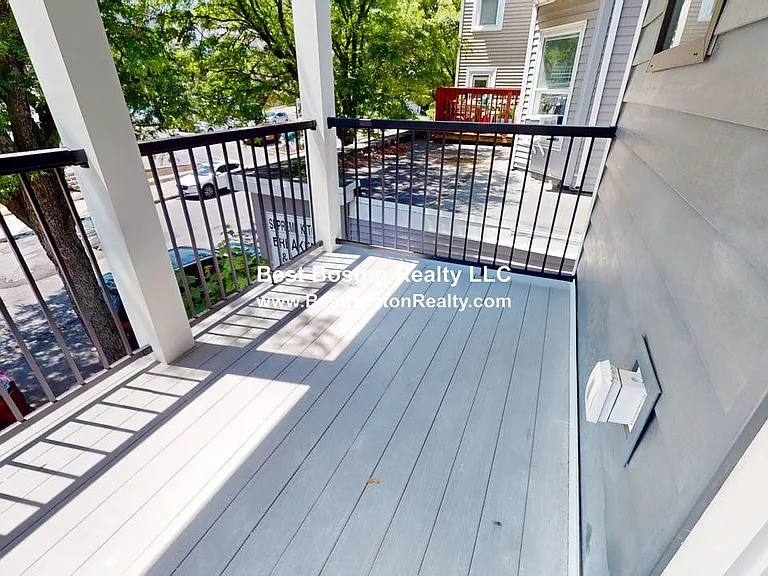 231 Highland Ave #2 — Photo 16