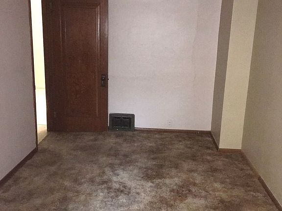 5th image of 217 2nd St NE #217