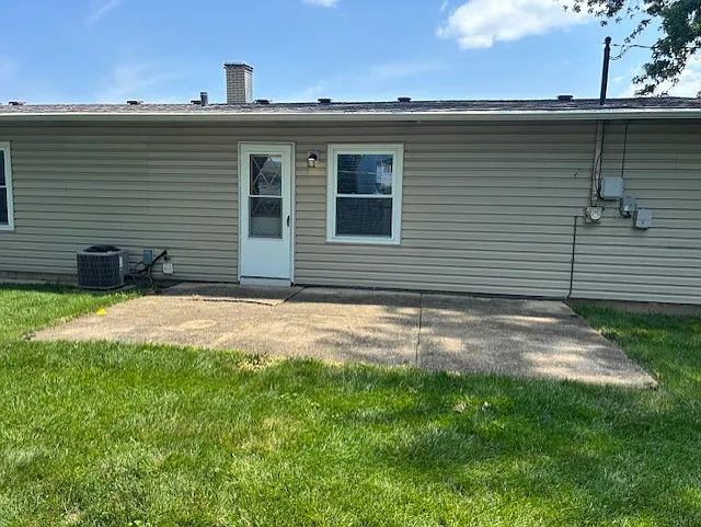 1352 Crestwood Dr — Photo 19