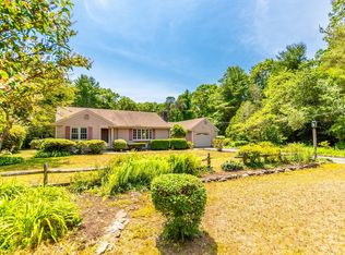 114 Halfway Pond Rd, Plymouth, MA 02360