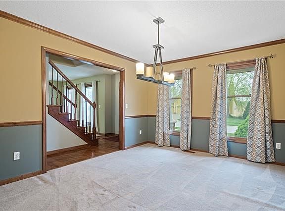 4th image of 916 Paw Paw Ln