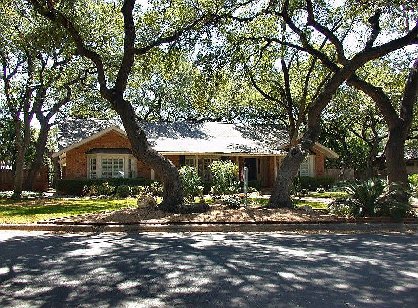 1st image of 3610 Marymont Dr