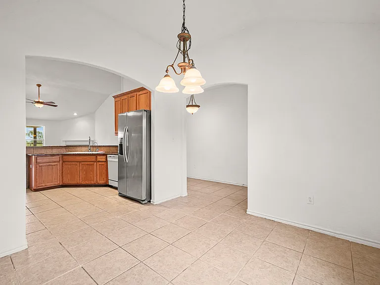 725 Cimarron Sq — Photo 17