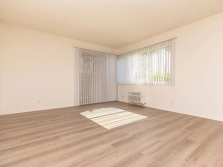 Highland Creek Apartment Homes — Photo 12