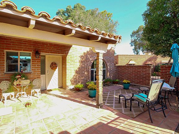 4th image of 252 N Abrego Dr