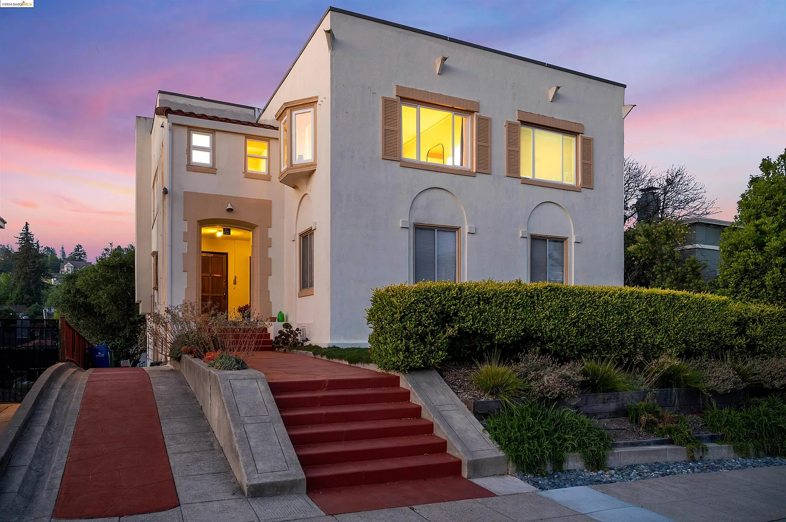 1220 Hollywood Ave photo 1