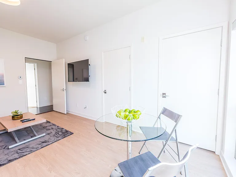 10599 Wilshire Blvd — Photo 32