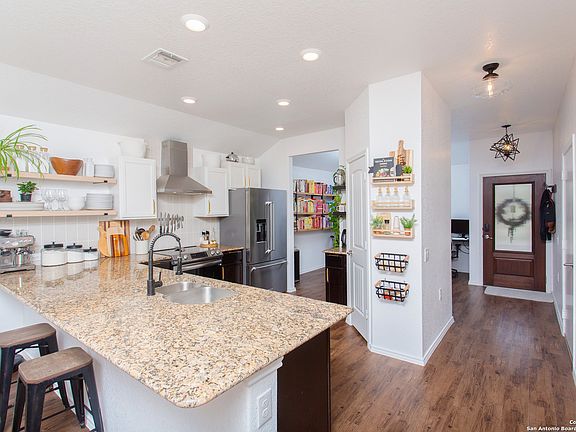 2nd image of 5906 Bridle Bend