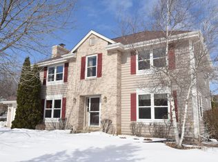 22110 W Ridge Rd, Waukesha, WI 53186