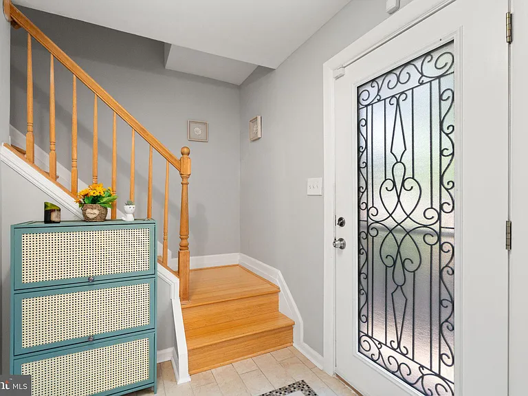 228 Stevenson Sq — Photo 33