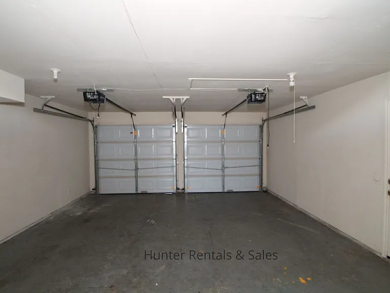 1112 Goodhue Dr — Photo 23