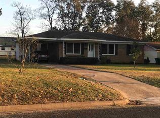 102 Baker St, Henderson, TX 75652