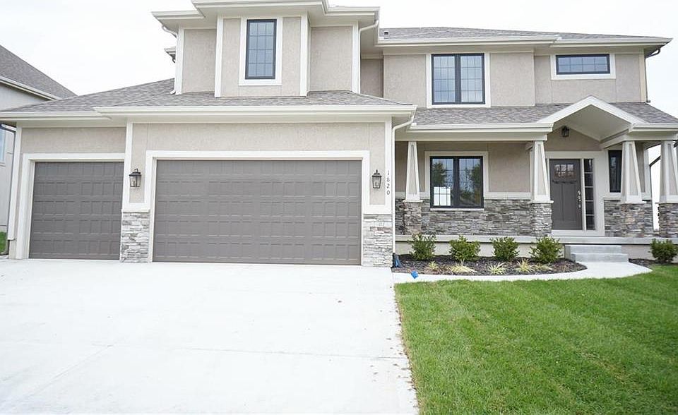 1st image of 1820 SW Blackstone Pl
