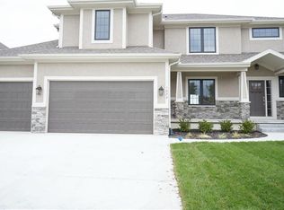 1820 SW Blackstone Pl, Lees Summit, MO 64082