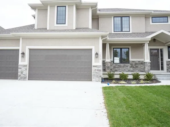 1820 SW Blackstone Pl, Lees Summit, MO 64082
