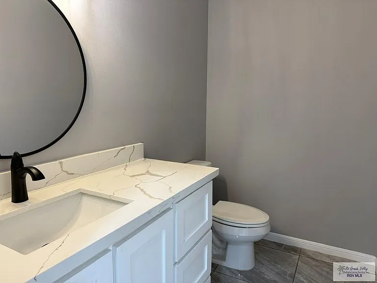 9388 N Queen Palm — Photo 21