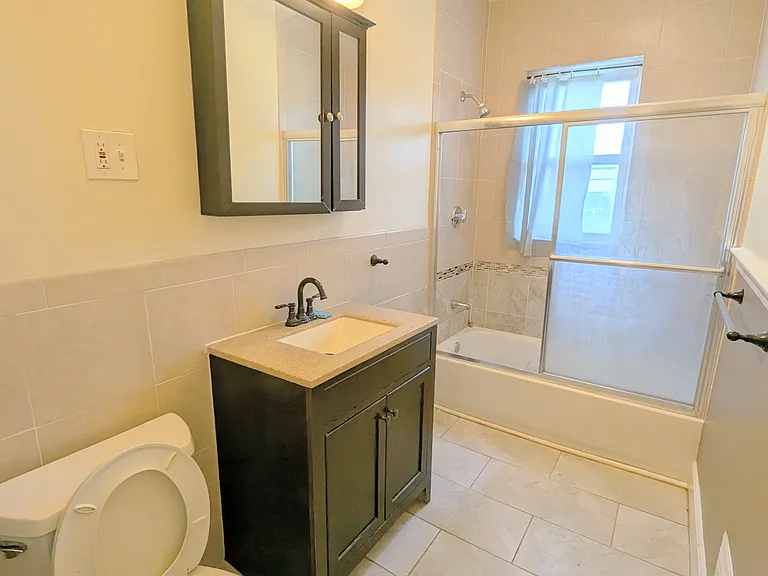 84 Bailey St #1 — Photo 2