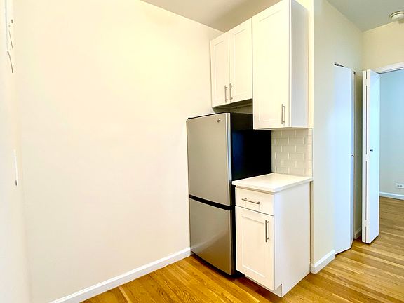 3rd image of 536 E 79th St APT 1J