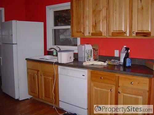 5th image of 208 N Woodman St