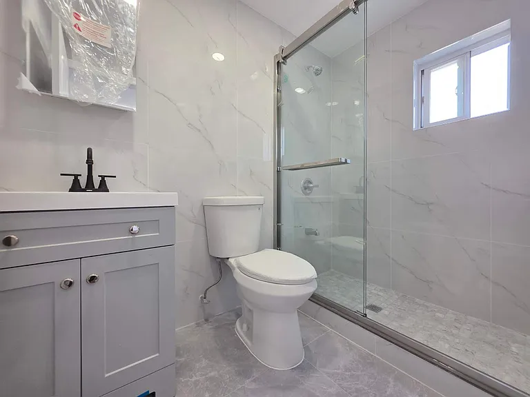 142 Fremont Ave #1 — Photo 5