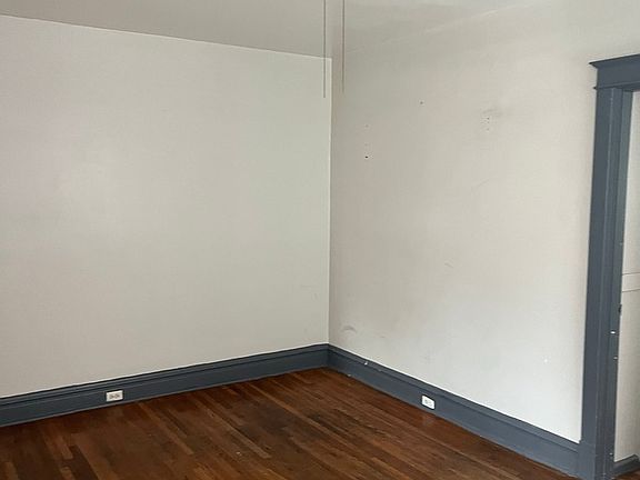 3rd image of 3656 Montana St