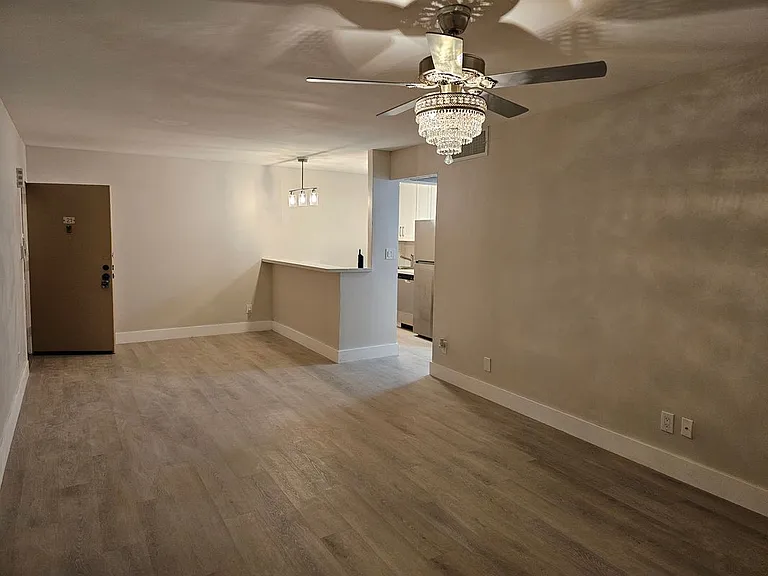 5821 Washington St #21 — Photo 2
