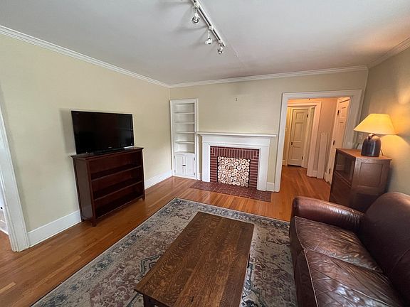 4th image of 550 Arcadia Park