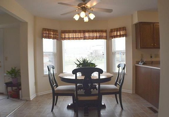 3rd image of 1115 Pinewood Dr