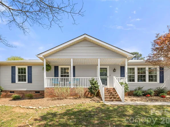 8919 W Meadowbridge Rd, Fort Mill, SC 29707