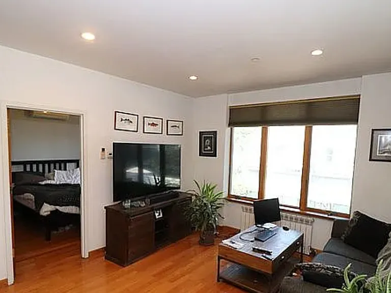 2252 Jones St — Photo 2