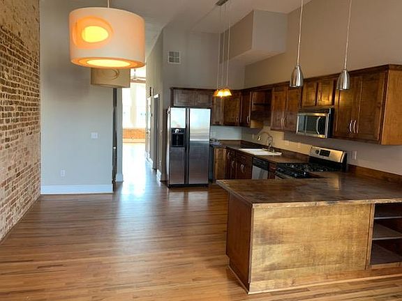 2nd image of 162 E Main St #B