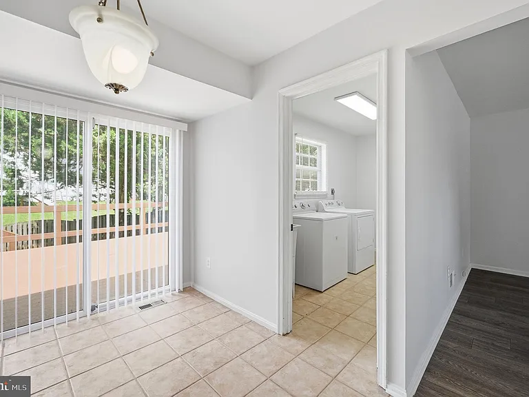 10609 Oxford Ct — Photo 24