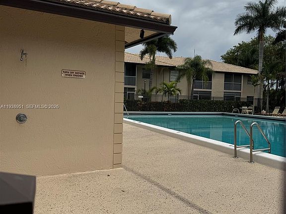 5th image of 5580 Lakeside Dr APT 205