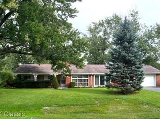 28232 Bayberry Rd, Farmington Hills, MI 48331