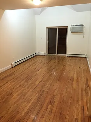 Rented by Signature Spaces NYC Corp | media 39