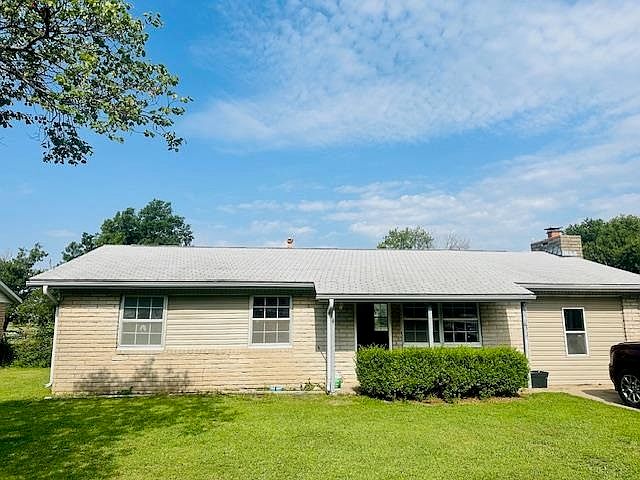 1193 Maple St, Ponca City, OK 74604 | MLS #39816 | Zillow