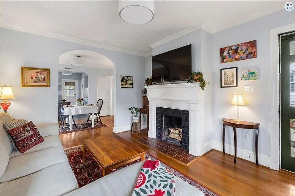 1st image of 6713 Kensington Ave