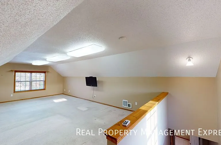 305 E Pine Lake Dr — Photo 29