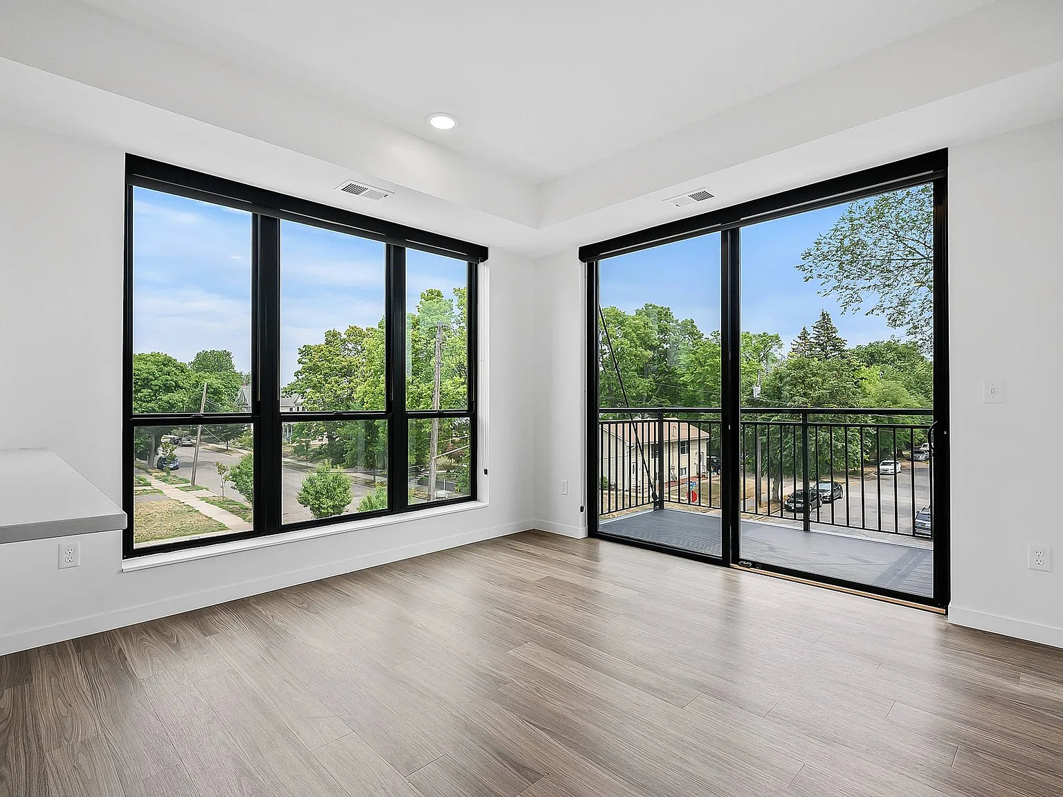 Sawyer Apartments — Photo 2