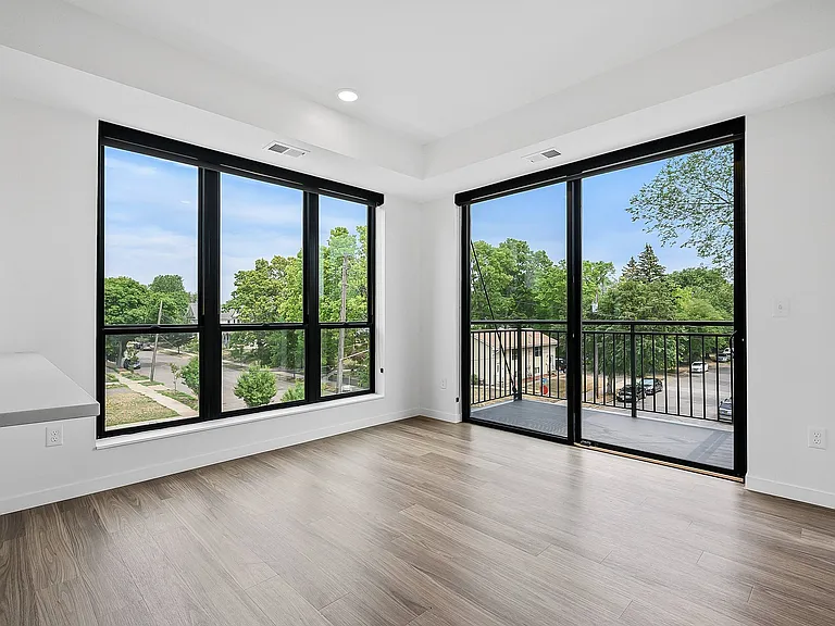 Sawyer Apartments — Photo 2