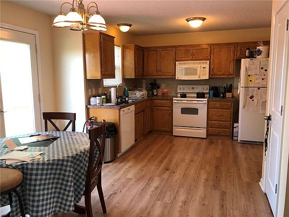 2nd image of 748 Highland Dr
