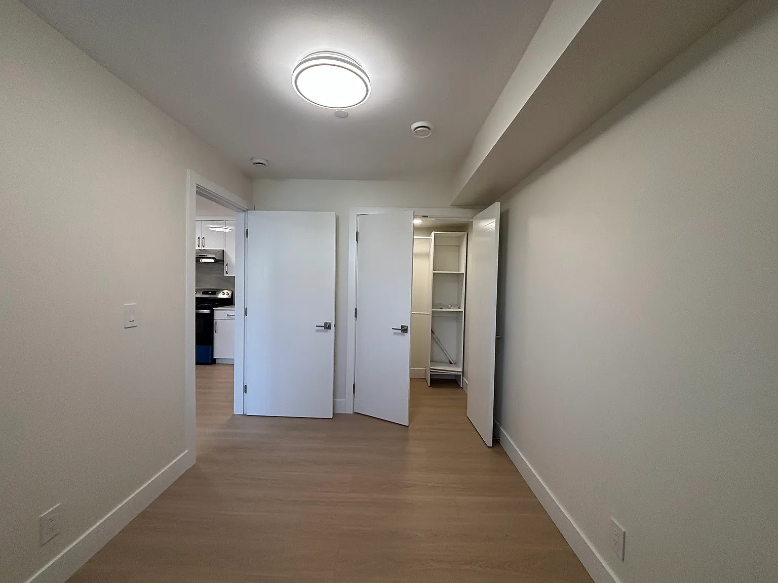 2 bed, 650 sqft, $2,150 — Photo 2