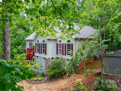 345 Ravenwood Ln, Horse Shoe, NC, 28742
