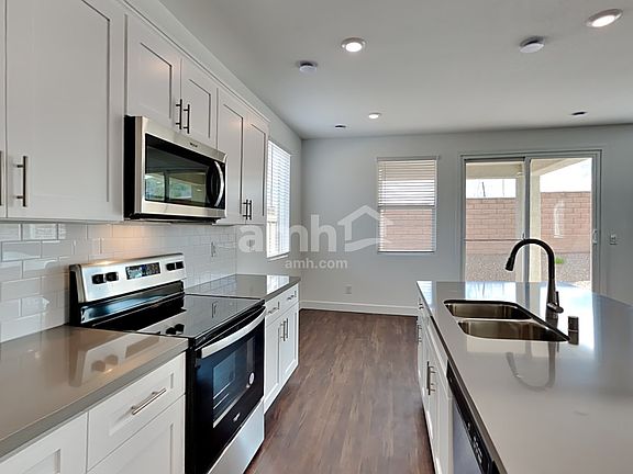 3rd image of 8805 Tiger Tooth Ave