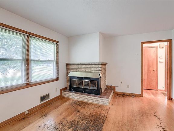 5th image of 7503 Harvard Ave